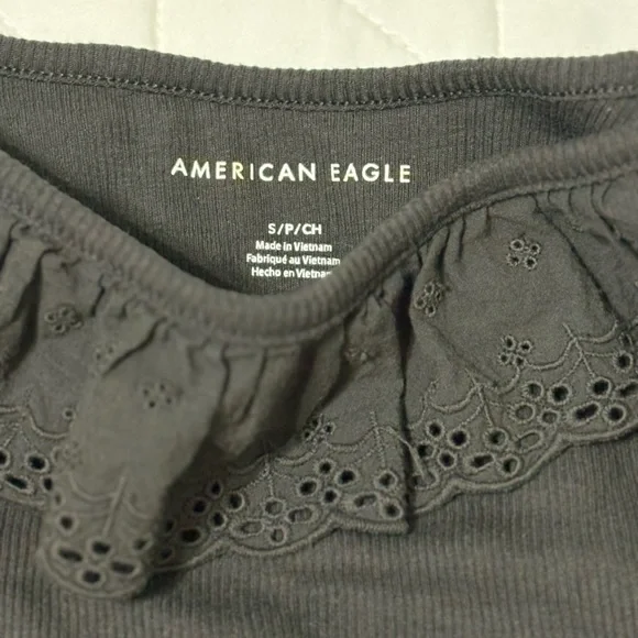 American Eagle Dark Gray Ribbed Eyelet Ruffle Off-The-Shoulder Tank Top Small - Picture 2 of 4